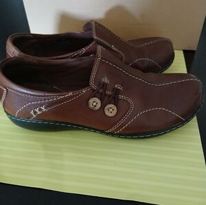 Clarks Bendables Loafers Size 8M Ashland Lela Brown Button Decorative Stitching